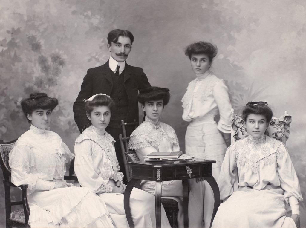 7.-Deca-Ljubomira-i-Drage-Kovacevic,-1903